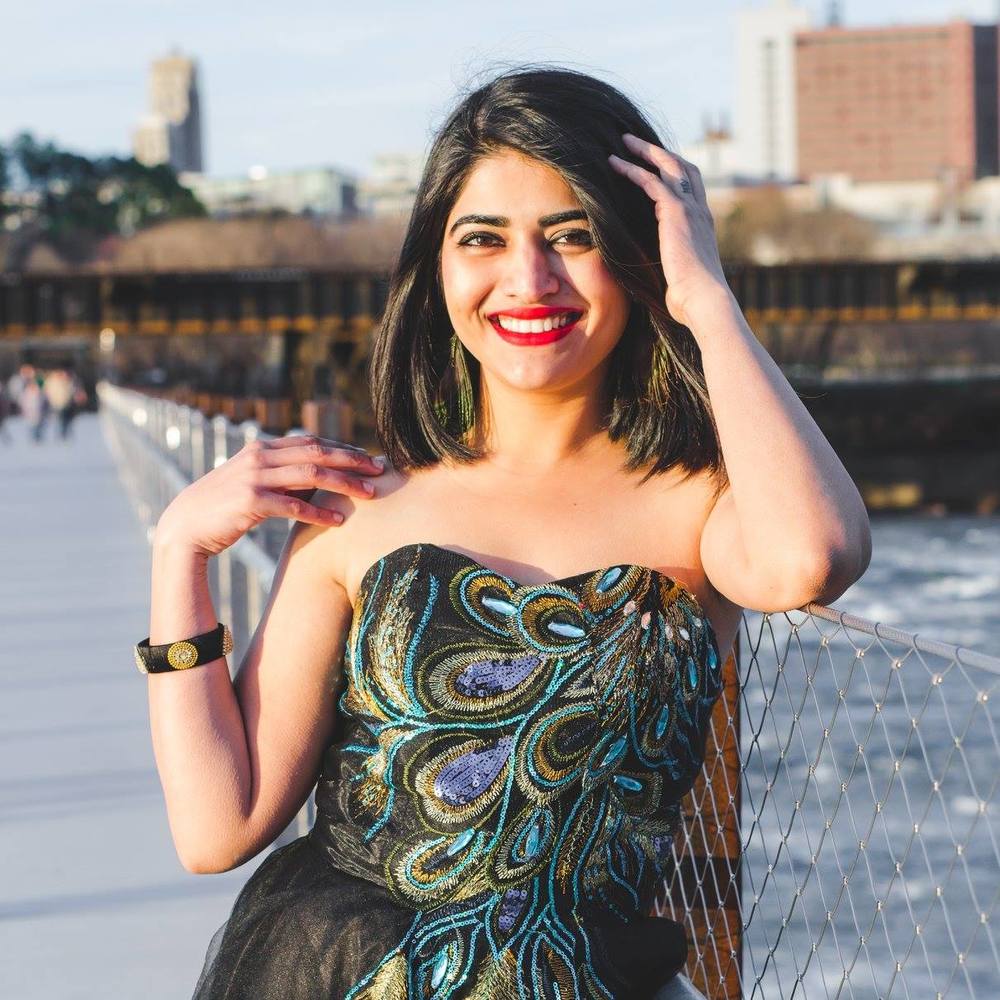 Meet your Posher, Shweta